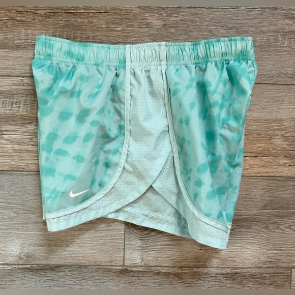Nike~ Women’s Athletic Shorts Elastic Drawstring‎ Waistband Brief Lined Size Lg - Picture 1 of 9